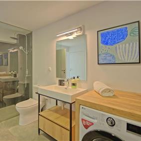 5 bedroom luxury villa with infinity pool, sea views and tennis court near Chania, sleeps 10